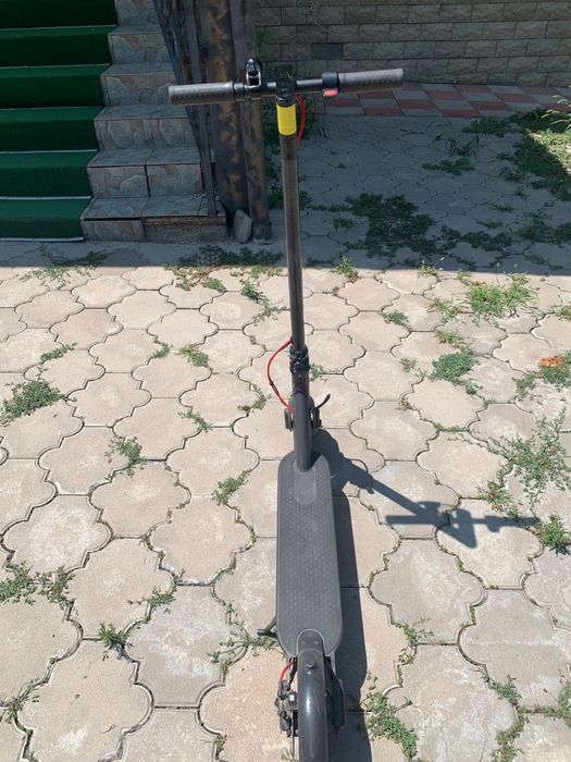 Продам электросамокат  xiaomi