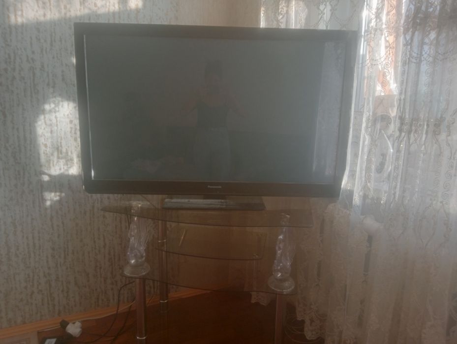 Продам телевизор без вай-фай  2011г