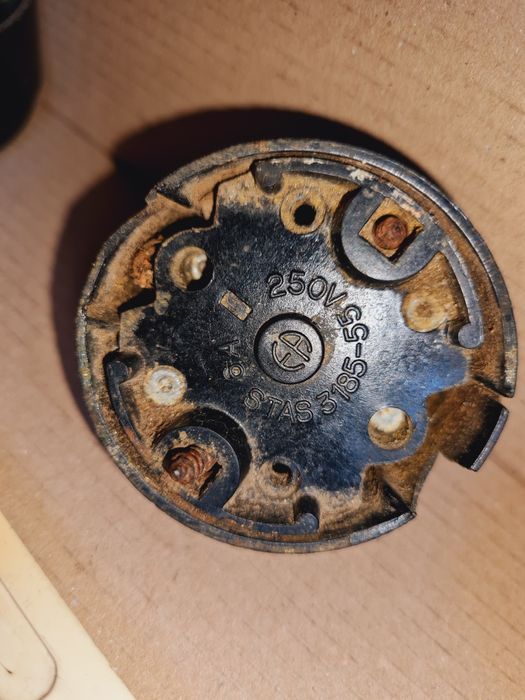 Intrerupatoare vechi romanesti , anii 30-80, colectie,expozitie