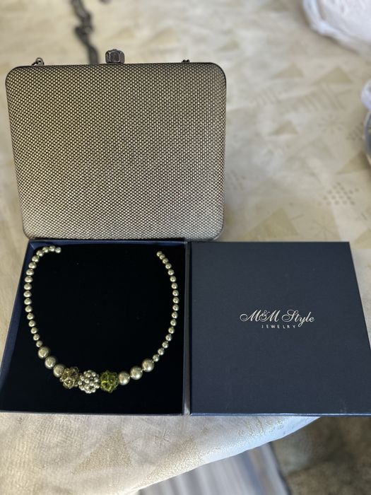 Резедаво зелено колие Сваровски и чанта Zara