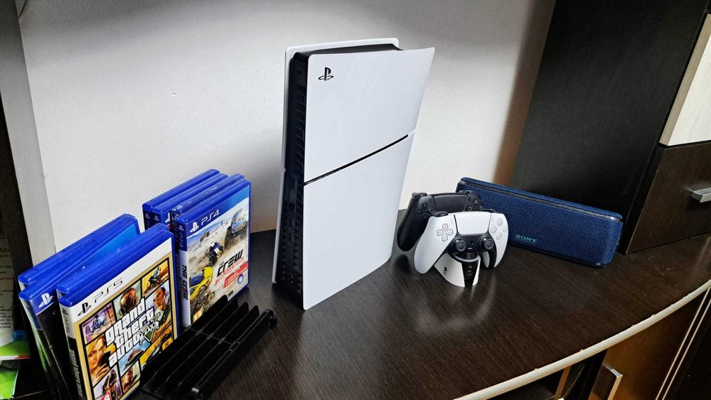 Vând pachet PlayStation 5 Disc Edition– stare excelentă