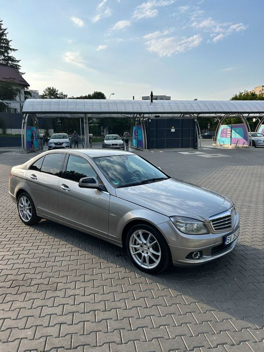 Mercedes-Benz C220 CDI W204 / consum mic / stare bună