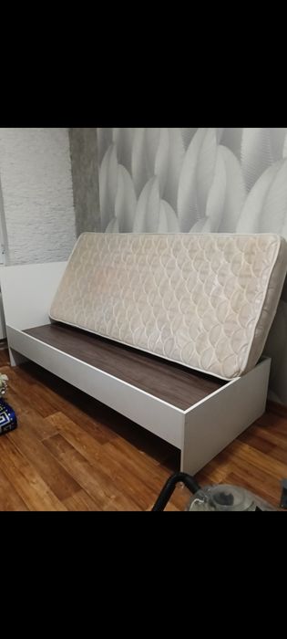 Кровать продаю быстро