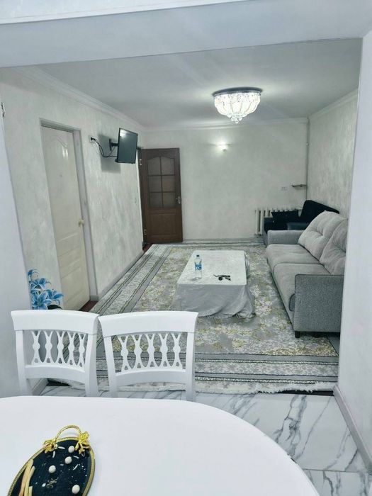 Шота Руставели Трехкомнатная 70m2 Кирпич 3/2/5 Ремонт Евро новый