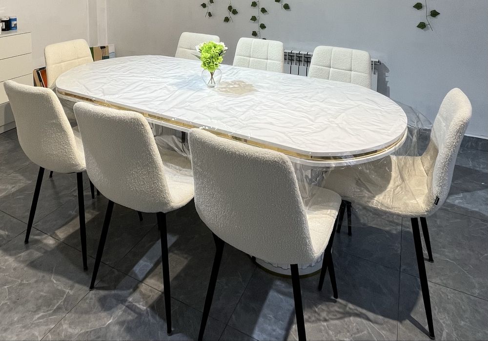 Продам стол большой со стульями