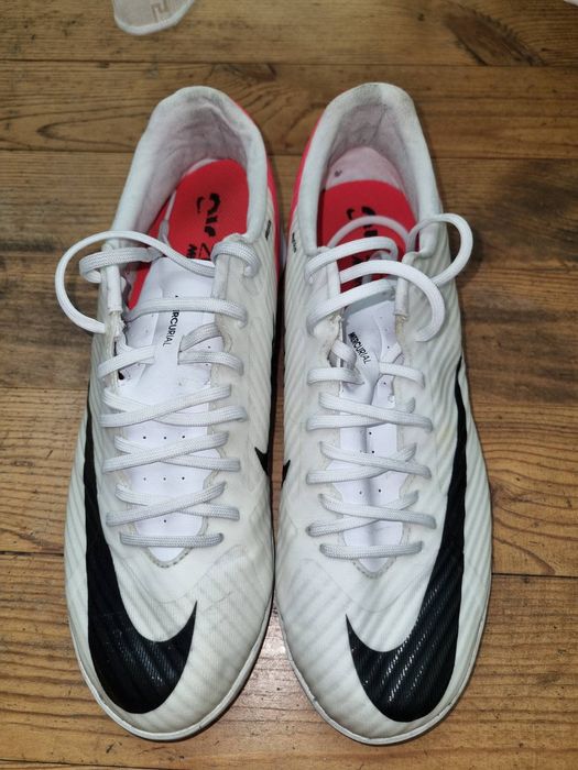 Футболни обувки Nike Mercurial