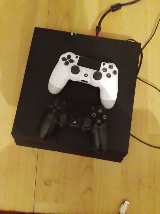 Пс4 2джойстиги бар жасап тур