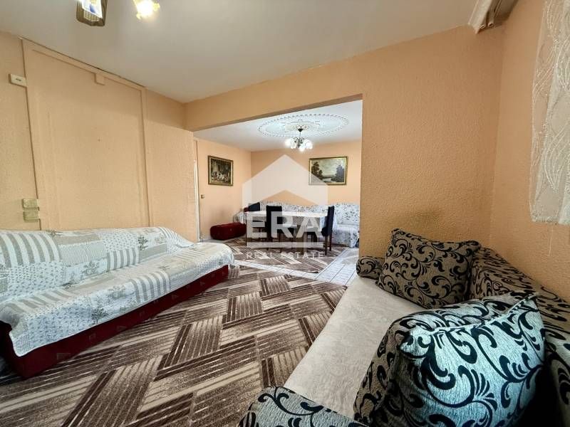 Продава се Тристаен апартамент в Русе, Родина 3 - 100 кв.м за 1440 €/кв.м - Снимка #5