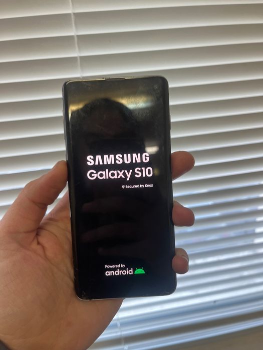 Samsung S10 телефон
