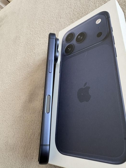 Iphone 17 Pro Deep Blue