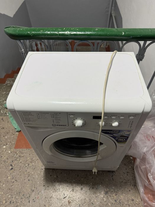 Стиральная машинка 5 кг. Indezit