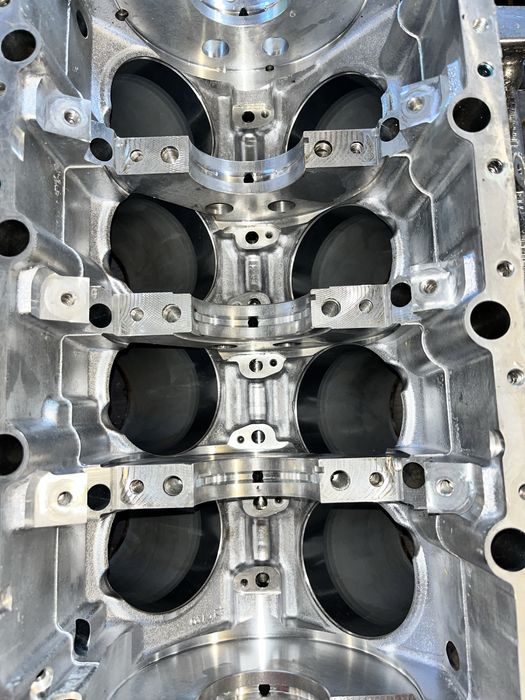 BMW N63B44B цилиндров блок 4.4 V8 BiTurbo