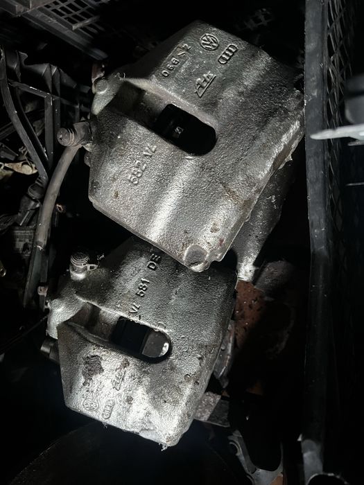 Etrier fata stanga dreapta etrieri suport etrier original vw Passat B6