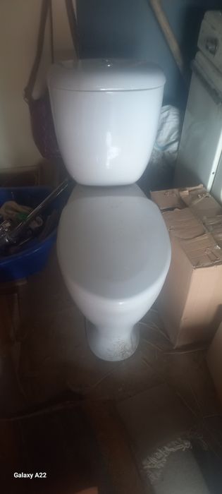 Унитаз хорошем состоянии,