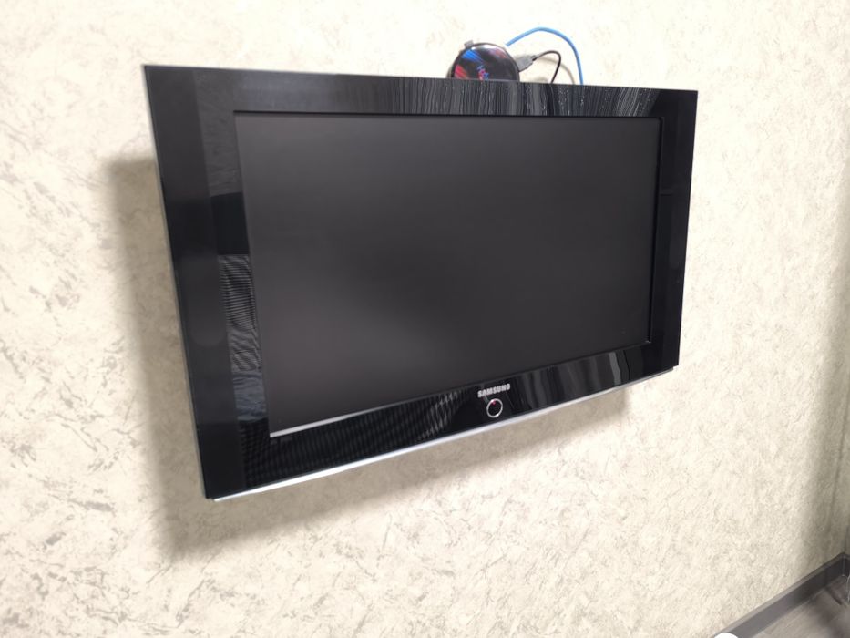 LCD телевизор 32" Samsung