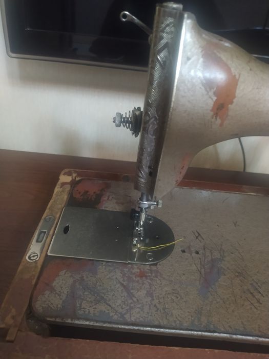 Швейная машинка..раритет.
