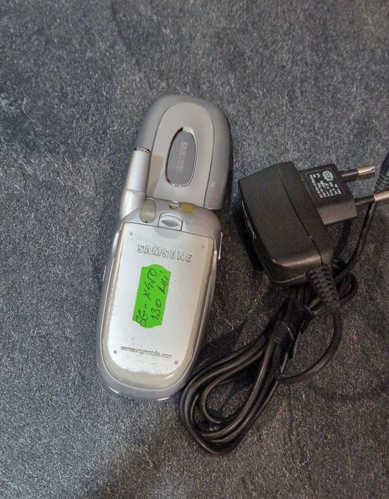 Telefon cu clapeta Samsung