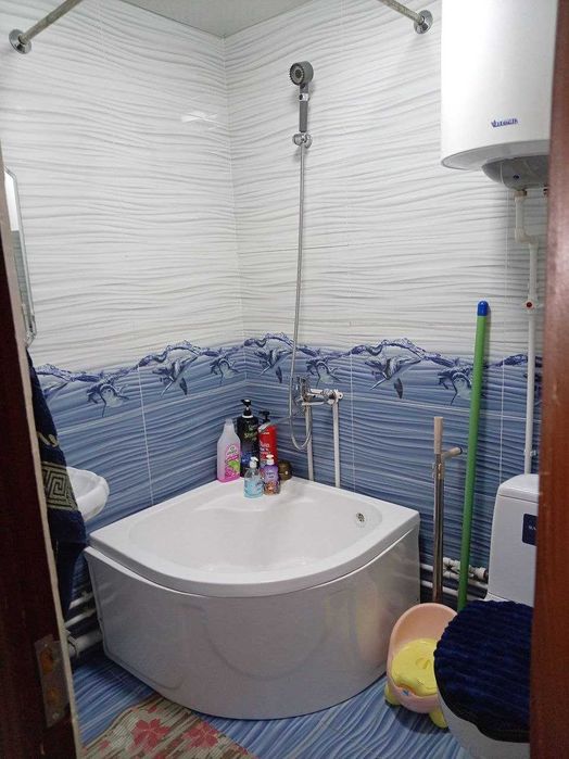 Продается 2-комнатная жилая квартира