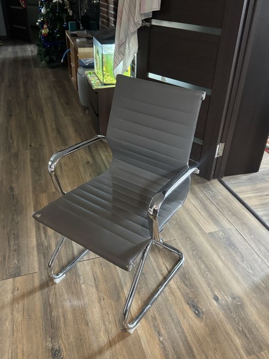 Офисные стулья