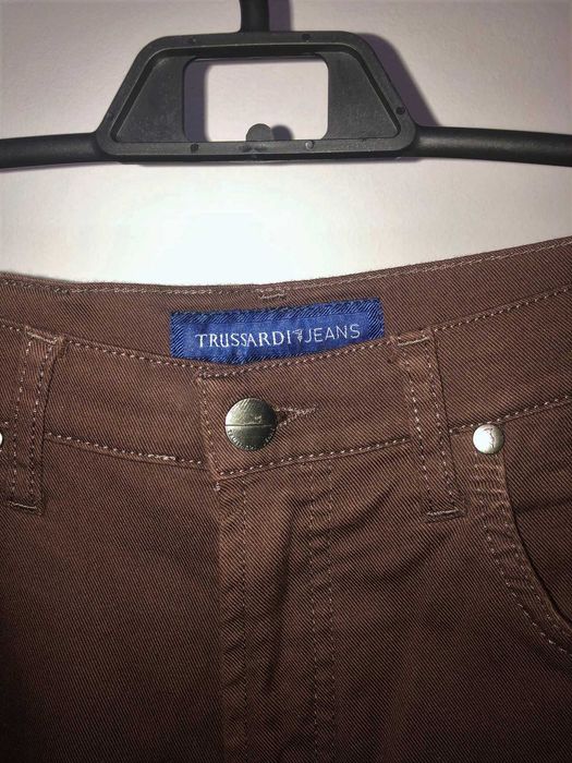 Pantaloni/ Blugi Trussardi maro pentru barbati