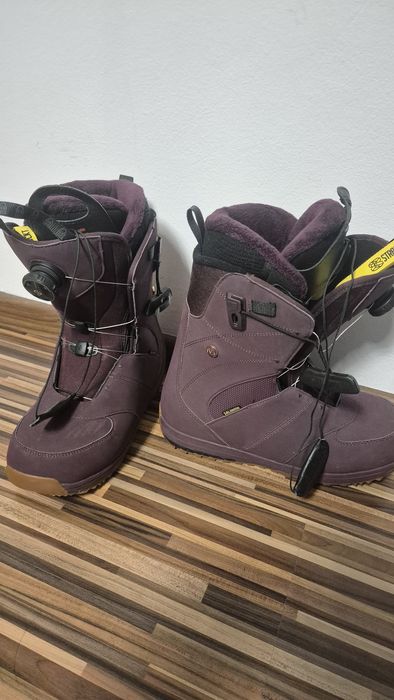 Vand boots snowboard , Salomon , marimea 41