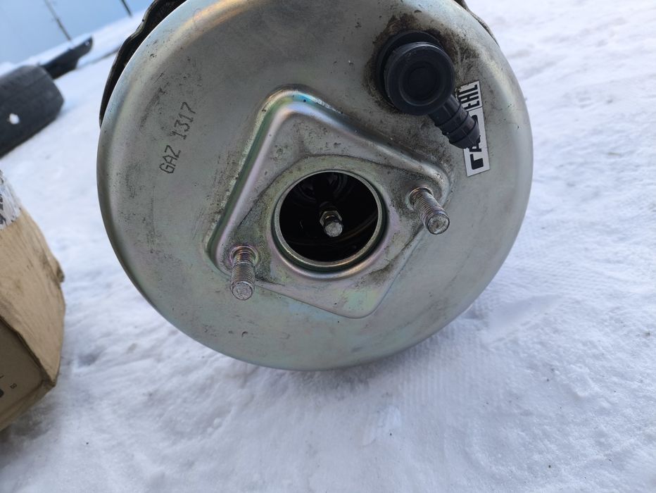 Продаю генератор 4216 12А,коллектор 409 евро2 ,тормозной вакуум Газель