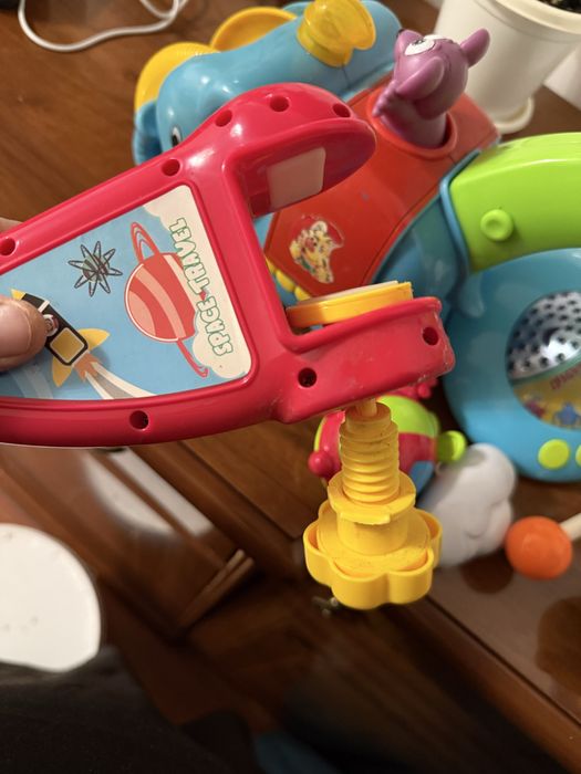 Игрушки ,музыкальный мобиль