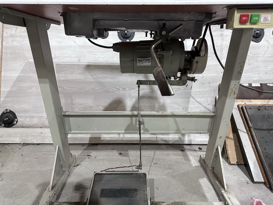 Vand masina de cusut industriala FOMAX KDD-5570, completa cu masa si motor, ideala pentru atelier