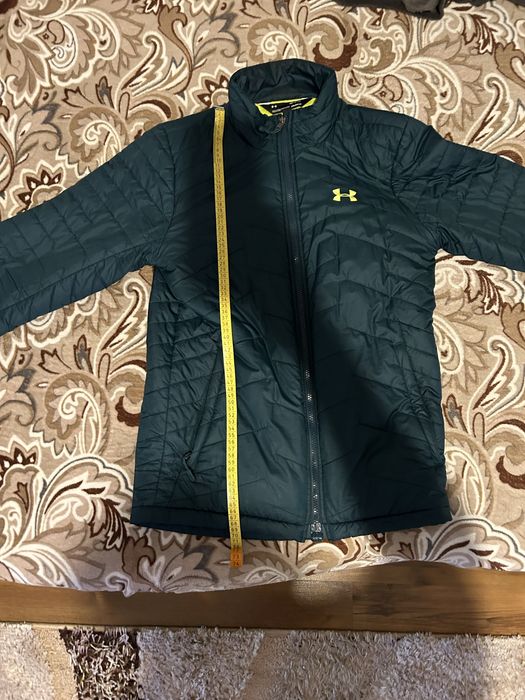 Vand geaca under armour