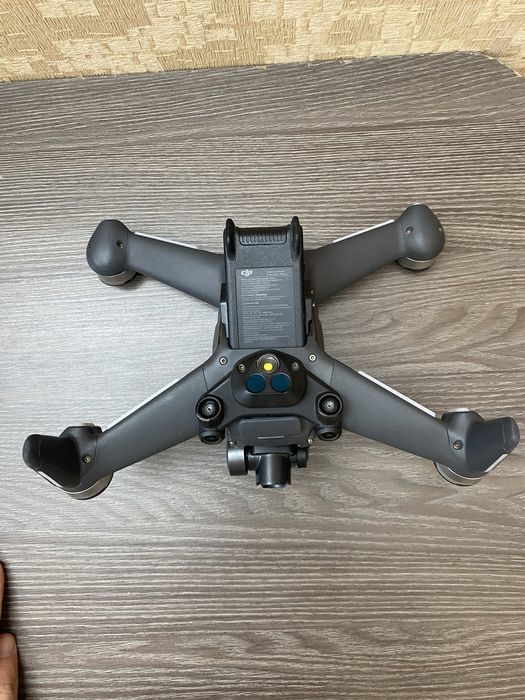 DJI FPV — оригинальный FPV-дрон DJI, квадрокоптер