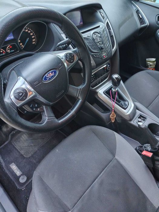 FORD Focus 2011 — imagine 5