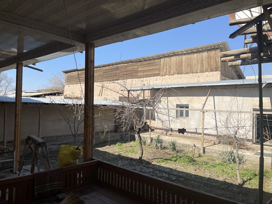 Uy joy yangiariq sentrida joylashgan