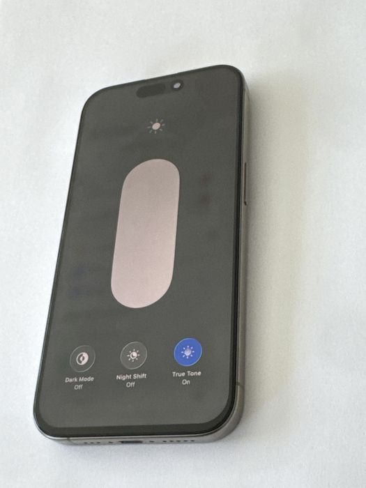 iPhone 15 PRO cu 95% Bateria