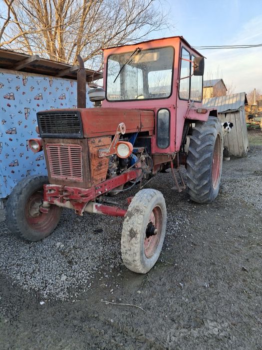 Vând tractor U650