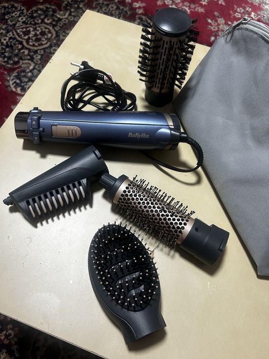 Perie rotativă BaByliss – set complet, stare foarte bună (se livreaza in cutie originala)