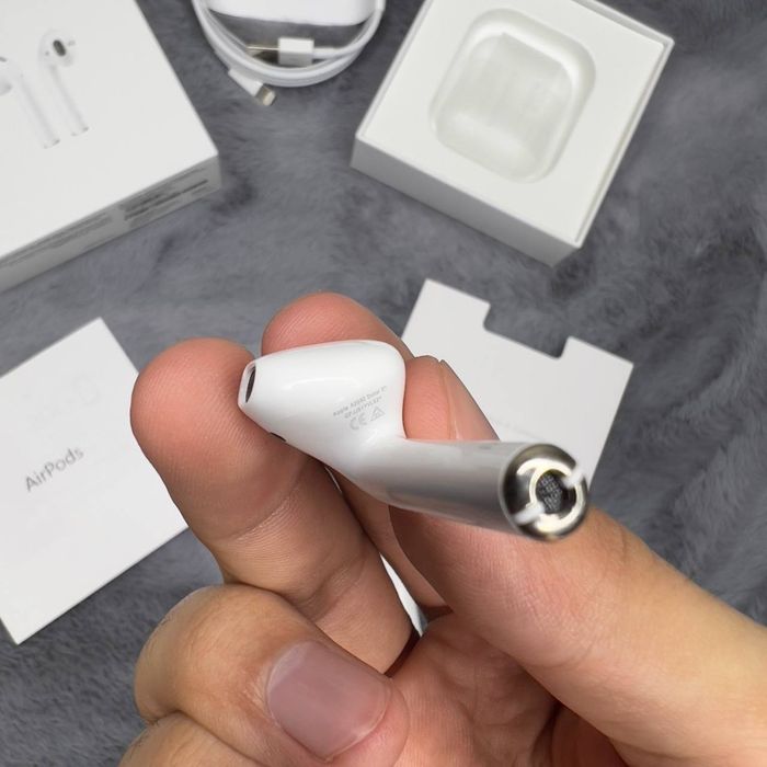 Airpods 2.2 Dubai