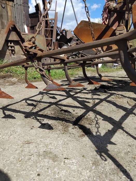 Вспашка огородов трактором с плугом,борона.