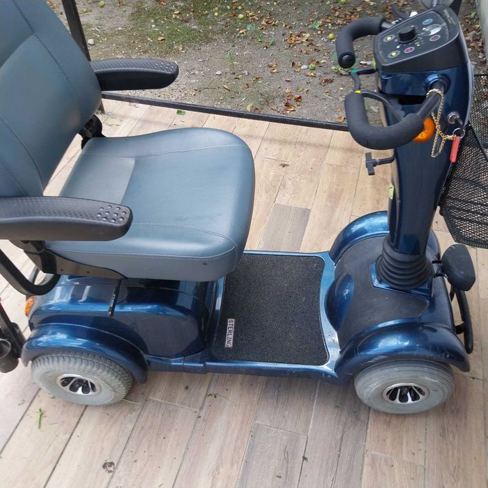 Vand scuter electricpentru persoane cu handicap