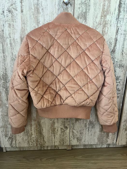 Розово, зимно  яке GUESS