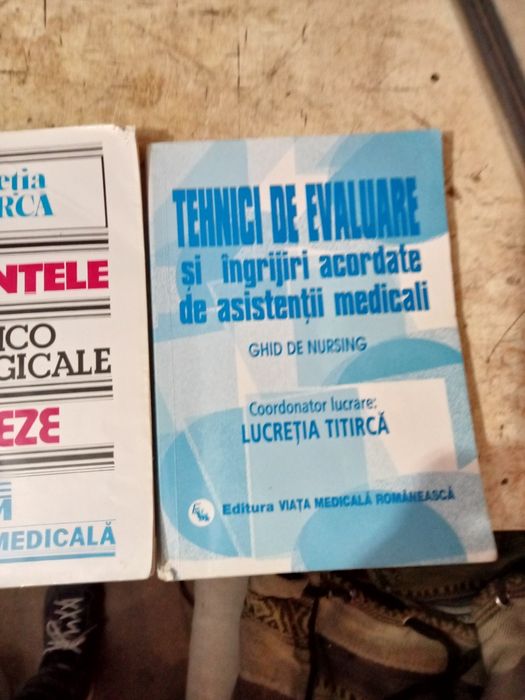 Cărți pt asistenți medicali