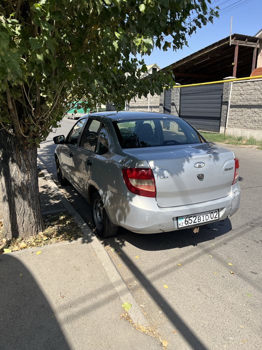 Продам машину Лада Гранта 2015 года