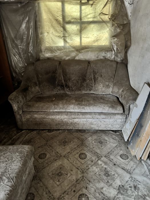 Отдам шкаф, диваны  БЕСПЛАТНО