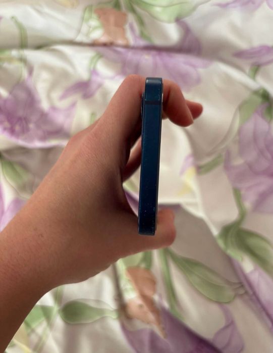 Iphone 12 de 64 gb cu viata bateriei 80%