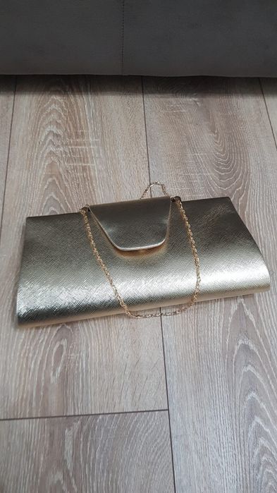 Gentuta plic auriu și rosu