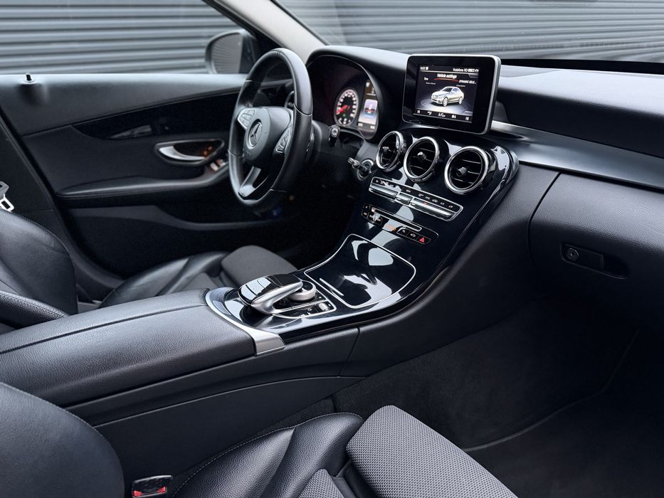 Mercedes Benz C220 AMG - Line