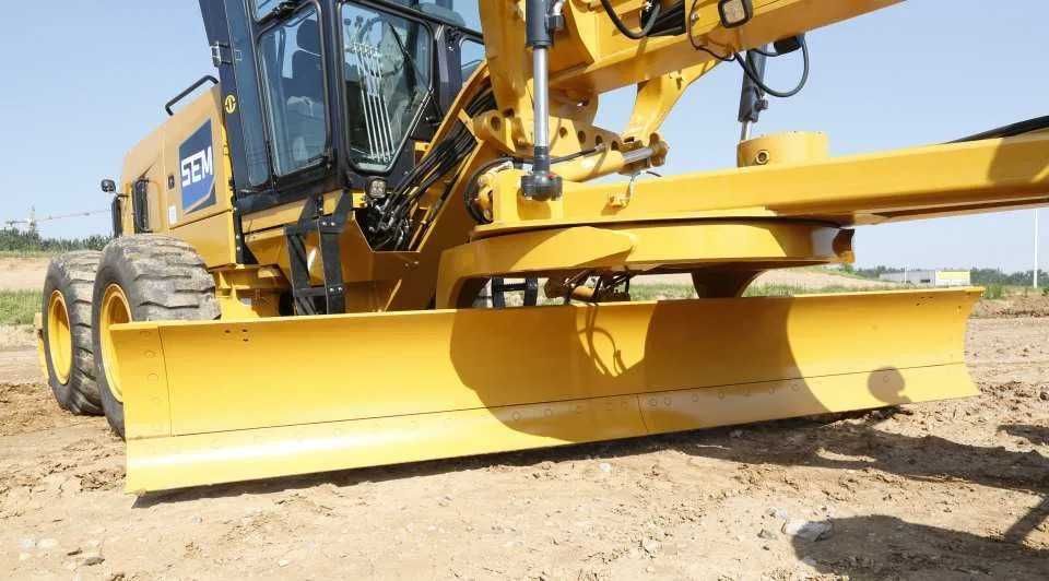 Автогрейдер SEM920F
