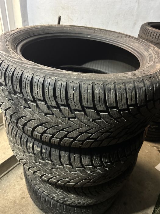 245 50 19 Nokian suv 4 dot 2022
