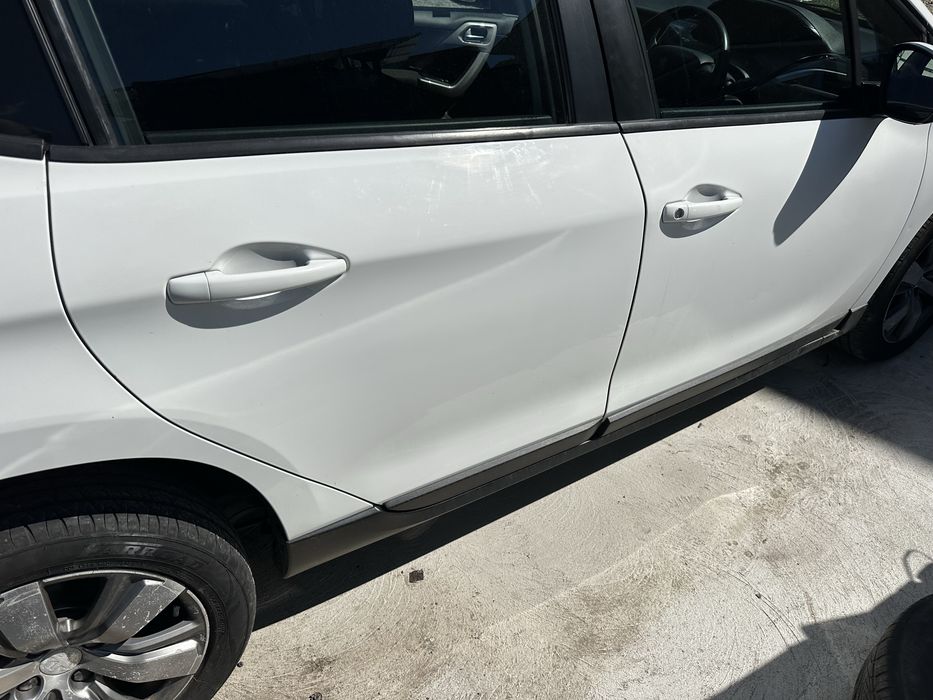 Usa portiera dreapta fata spate Peugeot 2008 fabricatie 2015