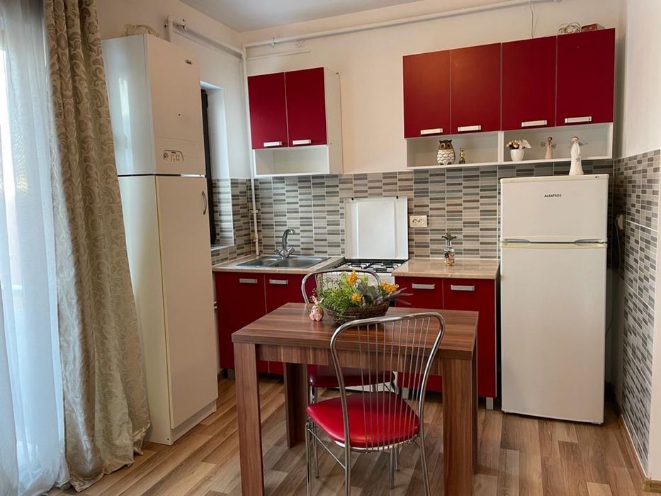 Inchiriez apartament doua camere