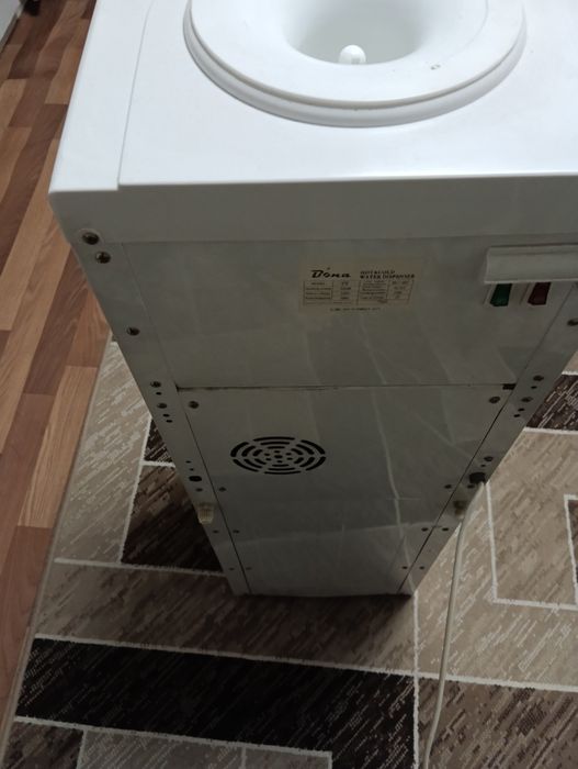 Продам напольный диспенсер